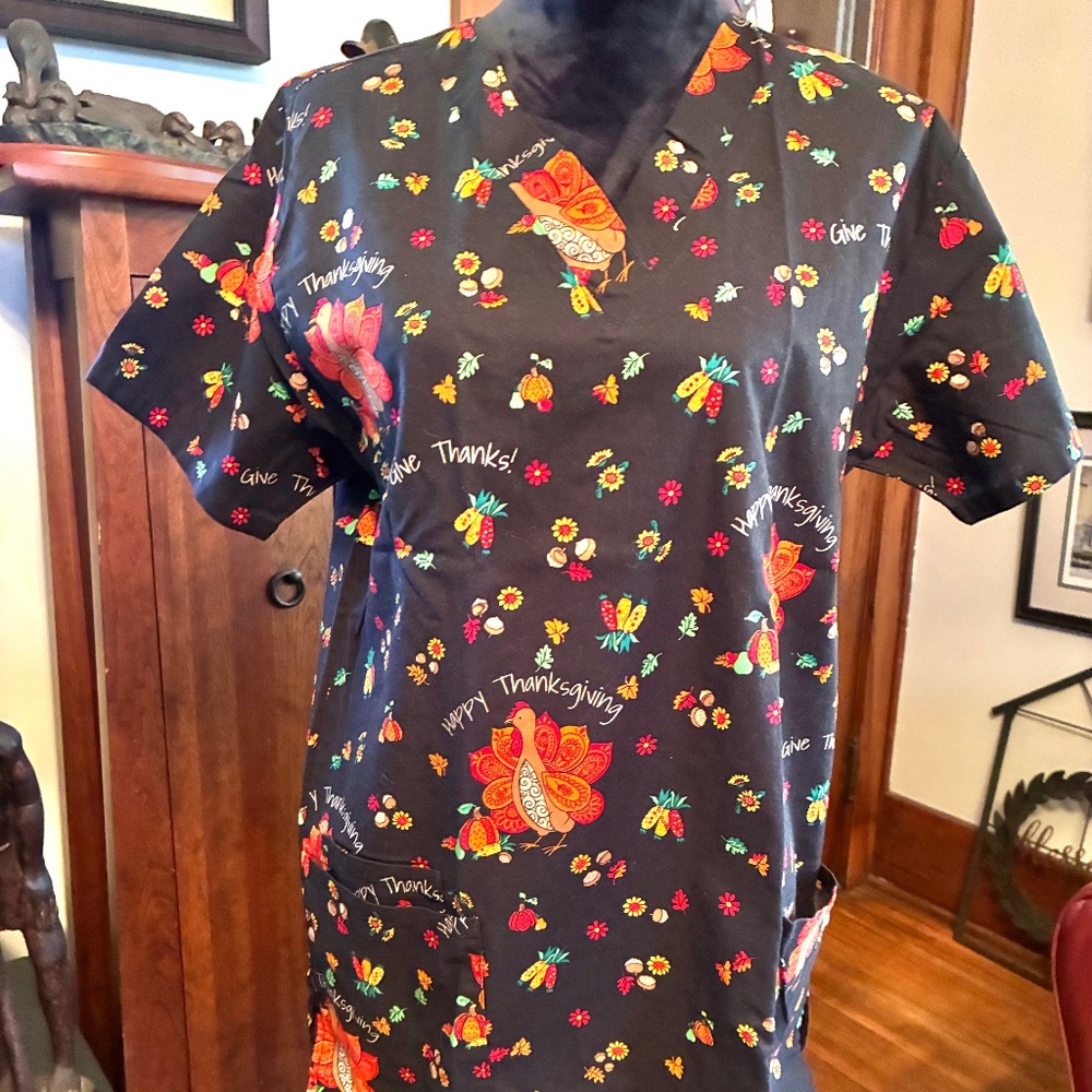 "U.A. Scrubs" short sleeve scrub top, M, like new condition